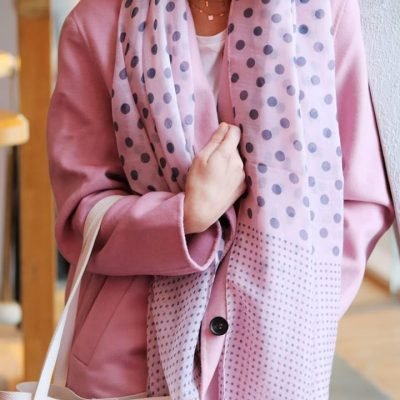 Sjaal Dots Party roze pink dames sjaals met paarse stippen cirkels musthave fashion omslagdoeken shawls sjaaltjes online bestellen