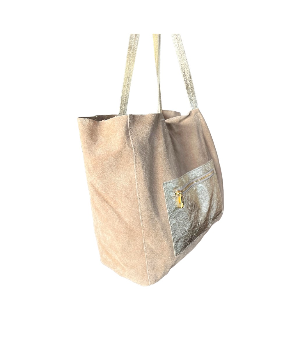 Beige Suede Shopper Gold beige shoppers handtassen met gouden metallic hengsel en voorvak suede leren tassen kopen bestellen achter1