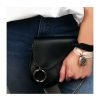 Heuptas Saddle zwart zwarte asymmetrische heuptas fannypack bumbag zilveren kettinghengsel ring kopen clutch
