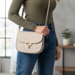 Beige Leren Schoudertas Ronde Gesp Beige leder leer schoudertassen dames stevig luxe trendy dames tassen kopen bestellen model