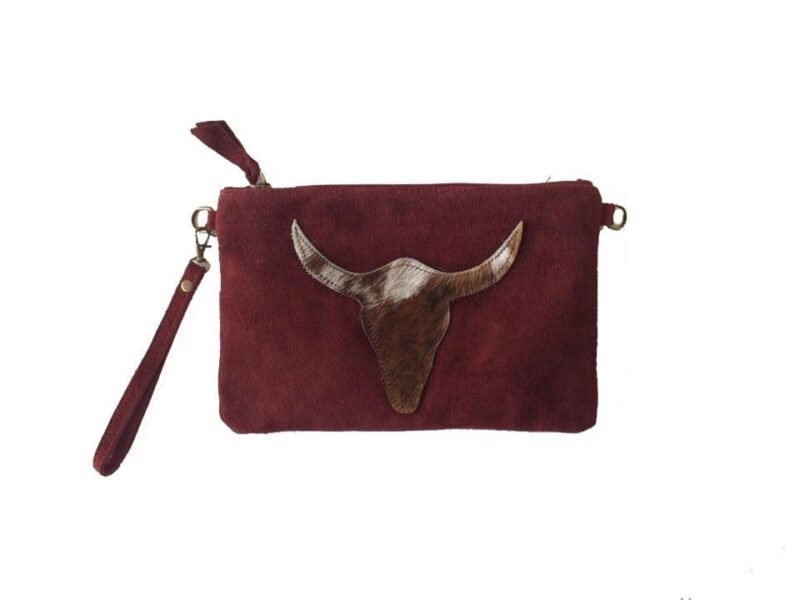 Donker Rode Suède Clutch Bull-rood-rode-bordeaux-suede-handtasjes-clutches-Stier-koevacht-mooie-hippe-tasjes-online-kopen