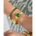 Gouden-Armband-Bohemian-Zen-brede-open-rvs-armbanden-groene-steen-yehwang-Goud