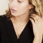 Ketting-My-Butterfly-goud-gouden-dames-ketting-vlinder-bedel-rvs-sieraden-kopen model-Photoroom