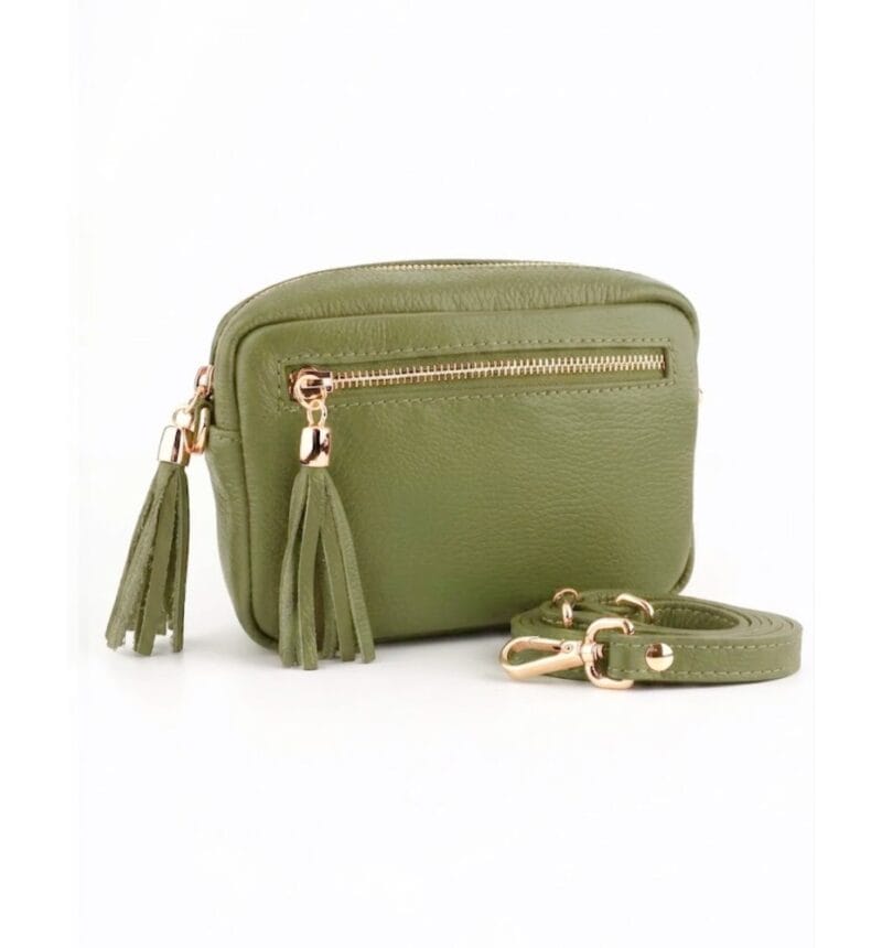 Leger Groene Leren Schoudertas Tassels-leger-groen-army-crossbodytassen-schoudertassen-trendy-tas-met-twee-kwastjes-leder-fashion-tas-kopen-bestellen-goud-beslag-1
