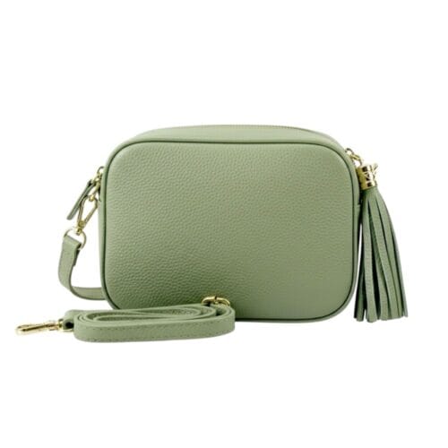 Leren Camera Bag Tassle pistachegroen matchagroen groene leer schoudertassen crossbodytas klosje goud beslag italie kopen bestellen tas