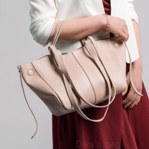 Leren Handtas Fiamma poeder roze ruime leren handtassen shoppers crossbodytassen leer leder kopen bestellen italiaans model