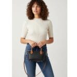 Leren Handtas Rolita donker blauw blauwe navy tote bag handtas met cognac hengsels chique leren tassen kopen model 1