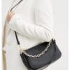 Leren Schoudertas Kelly Chain zwart schoudertas gouden kettinghengsel trendy leren tassen kopen bestellen model2