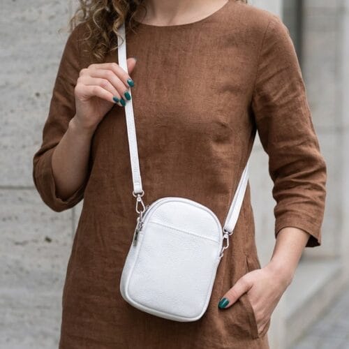 Leren Schoudertas Lella wit witte leer leder schoudertassen telefoontassen italiaans leder 2 vaks rits met voorvak kopen bestellen model1