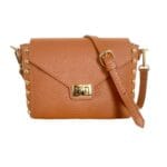 Leren-Schoudertas-My-Studs-cognac-tassen-gouden-studs-draaislot-stevige-trendy-dames-tassen-kopen-bestellen-