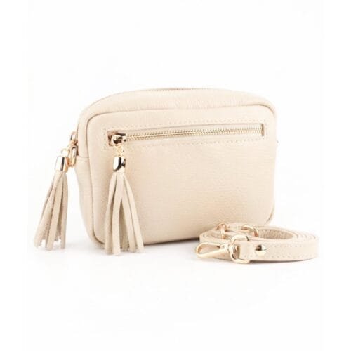 Leren Schoudertas Tassels-beige -crossbodytassen-schoudertassen-trendy-tas-met-twee-kwastjes-leder-fashion-tas-kopen-bestellen-goud-beslag-camerabag