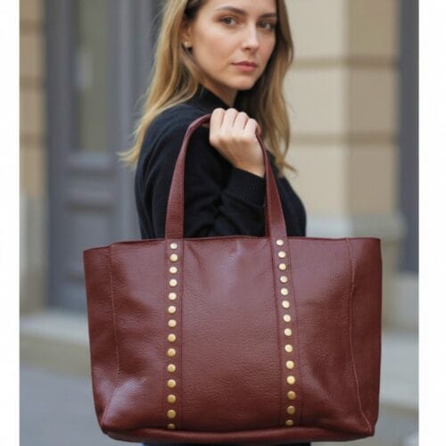 Leren Shopper Studs bordeaux leren shoppers handtassen lang hengsel gouden studs trendy italiaanse tassen kopen bestellen detail model