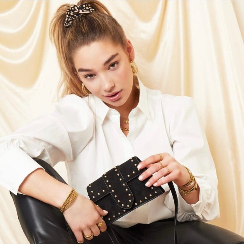 Schoudertas-Pretty-Studs-zwarte-zwart-suede-suedine-tassen-gouden-studs-kpen-bestellen-