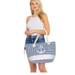 Strandtas-Anker & strepen blauw-wit-gestreepte-strandtassen-zilver-anker-print-strandtassen-beachbags-tassen-kopen-model