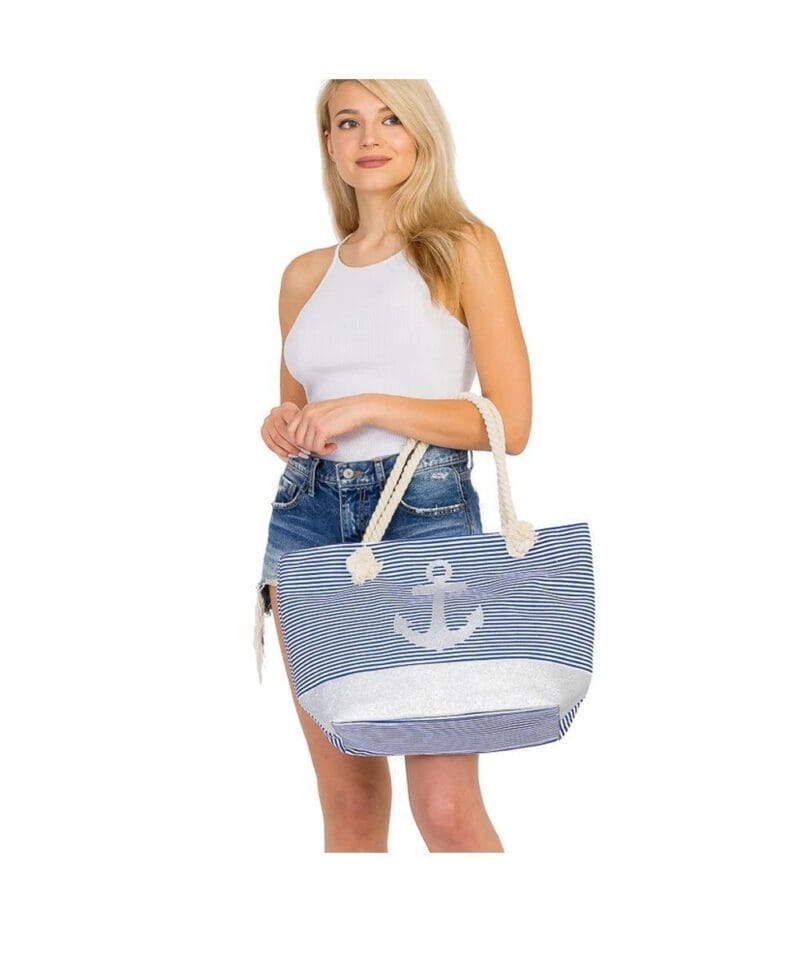 Strandtas-Anker & strepen blauw-wit-gestreepte-strandtassen-zilver-anker-print-strandtassen-beachbags-tassen-kopen-model