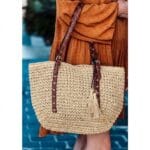 Strandtas Betsy beige rieten rattan strandtassen kwastjes trendy fashion beachbags tassen kopen bestellen1