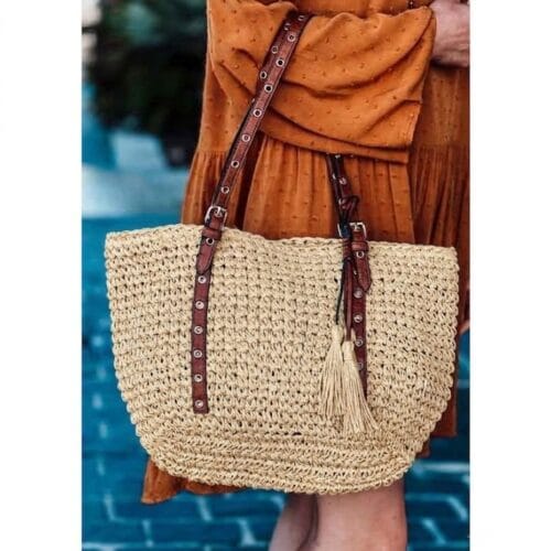 Strandtas Betsy beige rieten rattan strandtassen kwastjes trendy fashion beachbags tassen kopen bestellen1