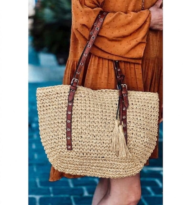 Strandtas Betsy beige rieten rattan strandtassen kwastjes trendy fashion beachbags tassen kopen bestellen1