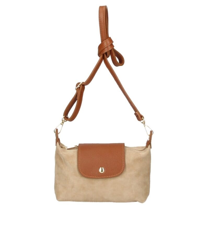 Suede Schoudertas Mimma beige leren flap en hengsel trendy damestassen suede italiaans leder kopen bestellen