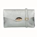 Zilveren Schoudertas Miley Metallic zilver zilveren crossbody tassen draaislot metallic leer tassen kopen bestellen