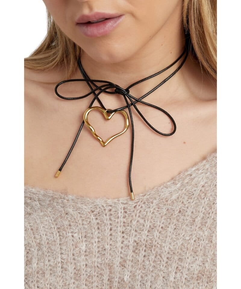 Zwarte-Touwketting-RVS-Hart-trendy-lange-zwarte-veterketting-gouden-hart-bedel-yehwang-kopen-bestellen1