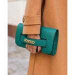 pavone Leren Schoudertas Gold Chain petrol leren schoudertassen clutches gouden details kettinghengsel italiaans leder model