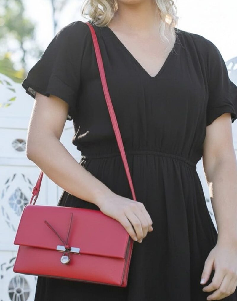 rode Clutch mary-Schoudertas-Mary-rood-rode-clutches-schoudertassen-polsbandje-kunsleder-trendy-giuliano-tassen-tas-goedkope-kopen-bestellen-model
