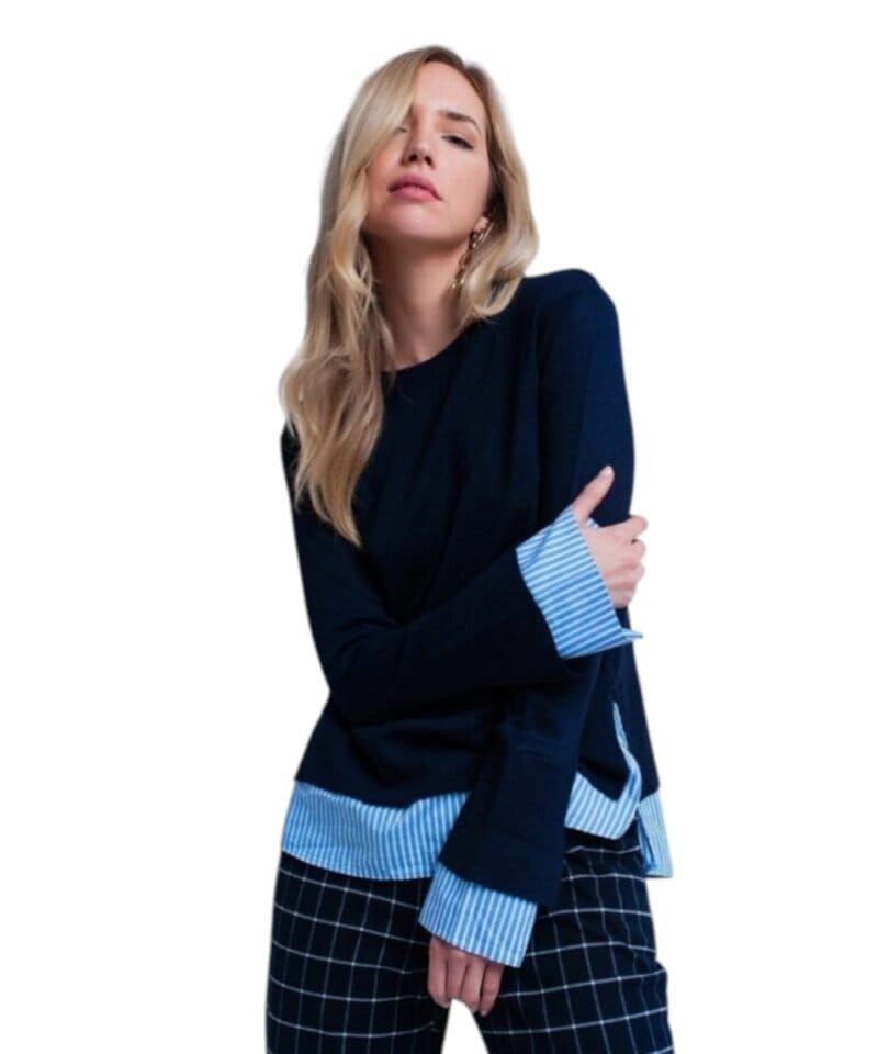 Blauwe-Sweater-Hemd-donker-blauwe-dames-truien-met-gestreept-hemd-detail-onder-trui-sweater-winter-kleding-werk-online-fashion-kopen-online--768x922-Photoroom