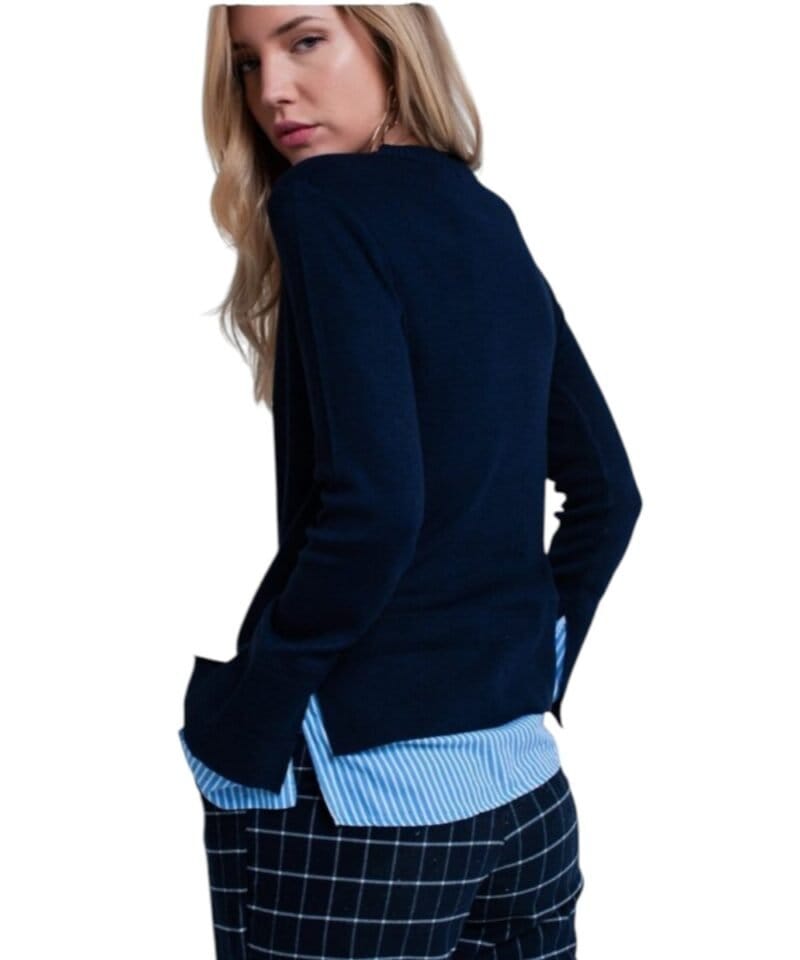Blauwe-Sweater-Hemd-donker-blauwe-dames-truien-met-gestreept-hemd-detail-onder-trui-sweater-winter-kleding-werk-online-fashion-kopen-online-achter-768x922-Photoroom