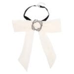 Choker-Bow-Tie-Jewel-wit-witte-dames-stropdas-strik-look-a-like-Web-bow-brooch-zilveren-broche-musthave-fashion-items-online-Photoroom