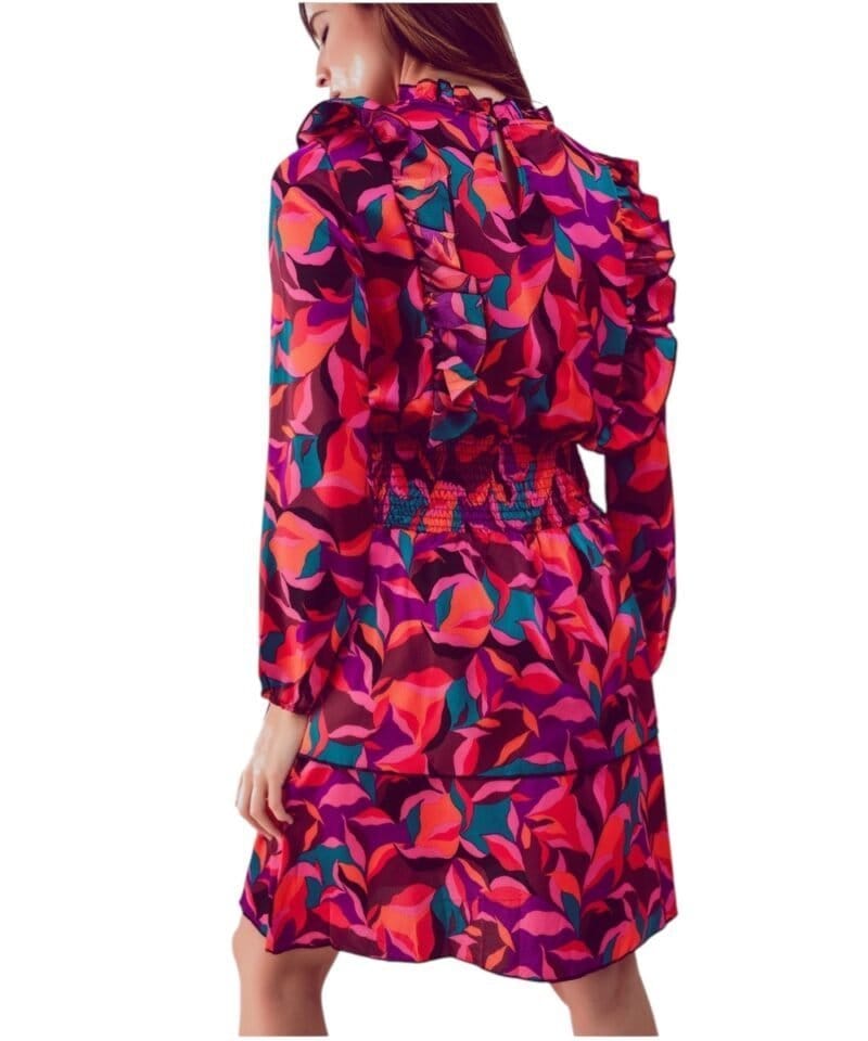FUchsia jurk flowers gelaagde-mini-jurk-met-ruches-in-fucshia-bloemenprint-Photoroom