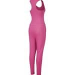 Jumpsuit-Sporty-fuchsia-roze-lange jumpsuit-ribbel-ribgebreid-stof-trendy-dames-kleding-kopen-bestellen-festival achter-Photoroom