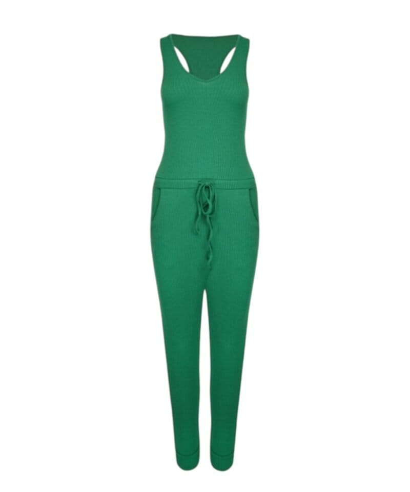 Jumpsuit-Sporty-smaragd-groen-groene-playsuit-ribbel-ribgebreid-stof-trendy-dames-kleding-kopen-bestellen-festival-Photoroom