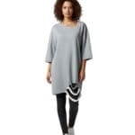 Jurk-Sammy-Grijs-grijze-half-lange-jurken-sweaterdress-dames-kleding-musthaves-online-kopen-300x400-1-Photoroom