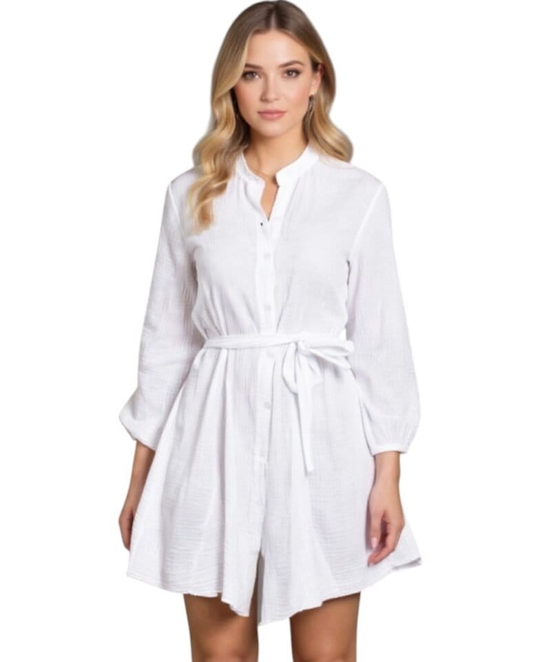 Jurk-Summer-Love-witte-wit-zomer-katoenen-hemdjurk-leuke-lange-mouwen-katoenen-jurk-tailleband-fashion-kleding-dames-kopen-bestellen model-Photoroom