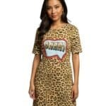 Jurk-Tiger-Lilly-tijgerprint-dierenprint-cartoon-tekst-jurken-dames-kleding-mode-musthave-fashion-bestellen-kopen-summer-dress-model-Photoroom