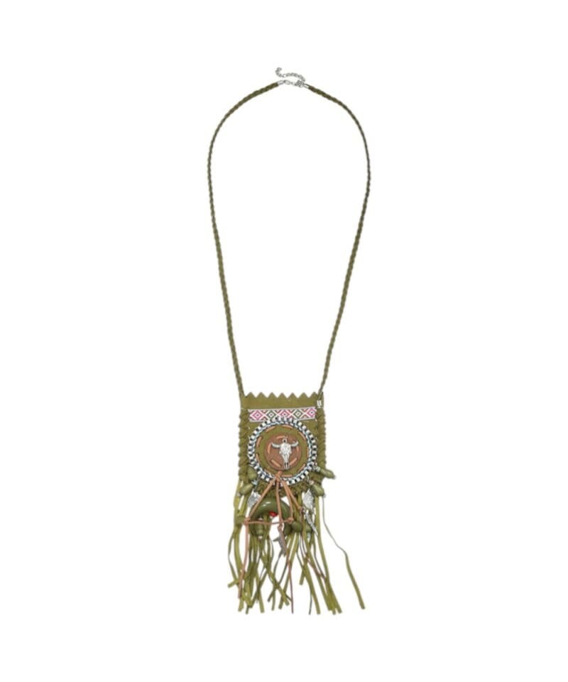 Ketten-Boho-Bull-Skull-groen-groene-lange-ketting-met-klein-tasje-boho-bedels-franjes-trendy-festival-kopen-Photoroom