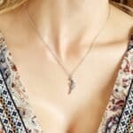 Ketting-Revolver-zilver-zilveren-dames-kettingen-gun-pistoon-bedel-trendy-dames-sieraden-kopen-bestellen- model