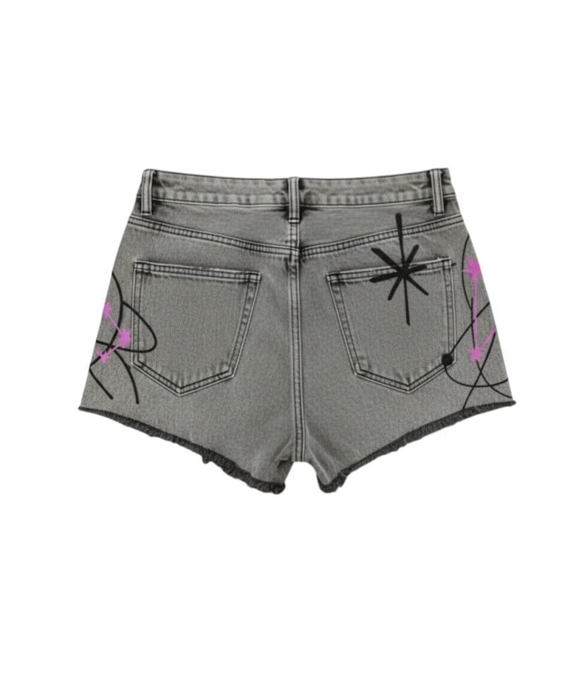 Korte Spijkerbroek Paint Jeansshort-korte-spijkerbroek-zwart-met-print-tekst-do-not-wait-trendy-dames-shorts-broeken-jeans-kopen-bestellen-achter1-Photoroom