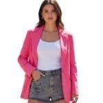 Korte Spijkerbroek Paint Jeansshort-korte-spijkerbroek-zwart-met-print-tekst-do-not-wait-trendy-dames-shorts-broeken-jeans-kopen-bestellen-model-Photoroom