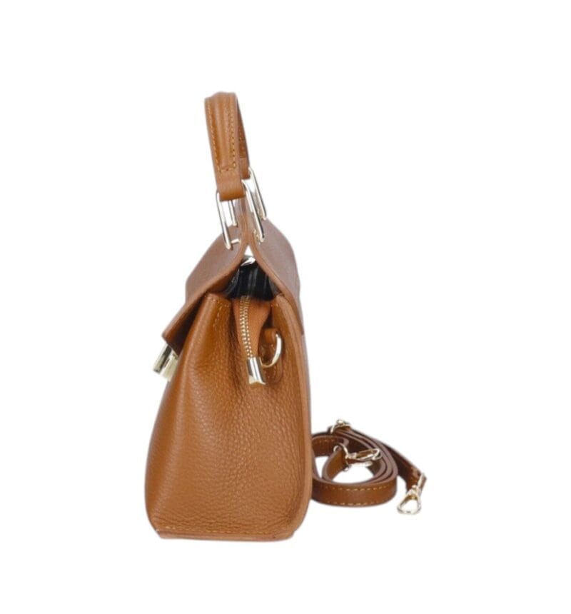 Leren Handtas Onda cognac leren handtas flap goud beslag lang hengsel dames italiaans chique zijkant-Photoroom