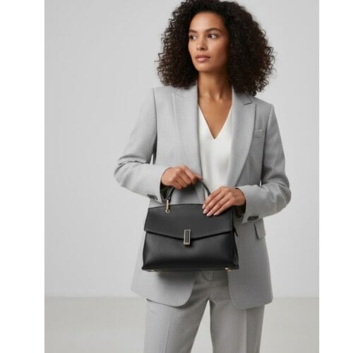 Leren Handtas Onda zwart zwarte leren handtas flap goud beslag lang hengsel dames italiaans chique model 1