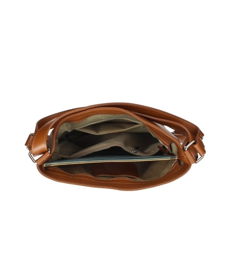 Leren Rugtas Leda donker cognac ruime leer rugtassen rugzak zilver beslag meervaks dames kopen bestellen