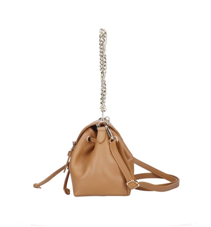 Leren Schoudertas Morgana cognac trekkoord flap kettinghengsel leer schoudertassen crossbodytas kopen bestellen chique zijkant
