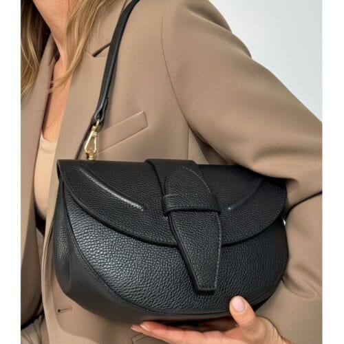 Leren Schoudertas Pepita zwart zwarte halve maan schoudertassen flaps chique trendy italiaanse dames leer tas kopen bestellen model