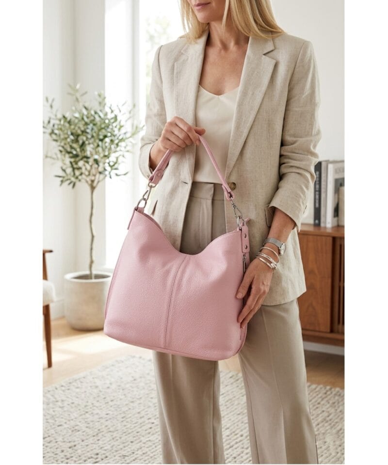 Leren Schoudertas Rebecca zachtroze babyroze babypink zacht leer schoudertassen zilver beslag extra vakken trendy dames tassen kopen bestellen model