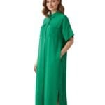 Maxi Jurk Linda groen groene lange doorknoop jurken dames kleding zomer jurken kraag zakken korte mouwen kopen bestellen model-Photoroom