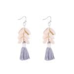 Oorbellen-Happy-Shells-grijs-grijzel-koari-schelpen-oorbellen-earrings-sieraden-kopen-bestellen-
