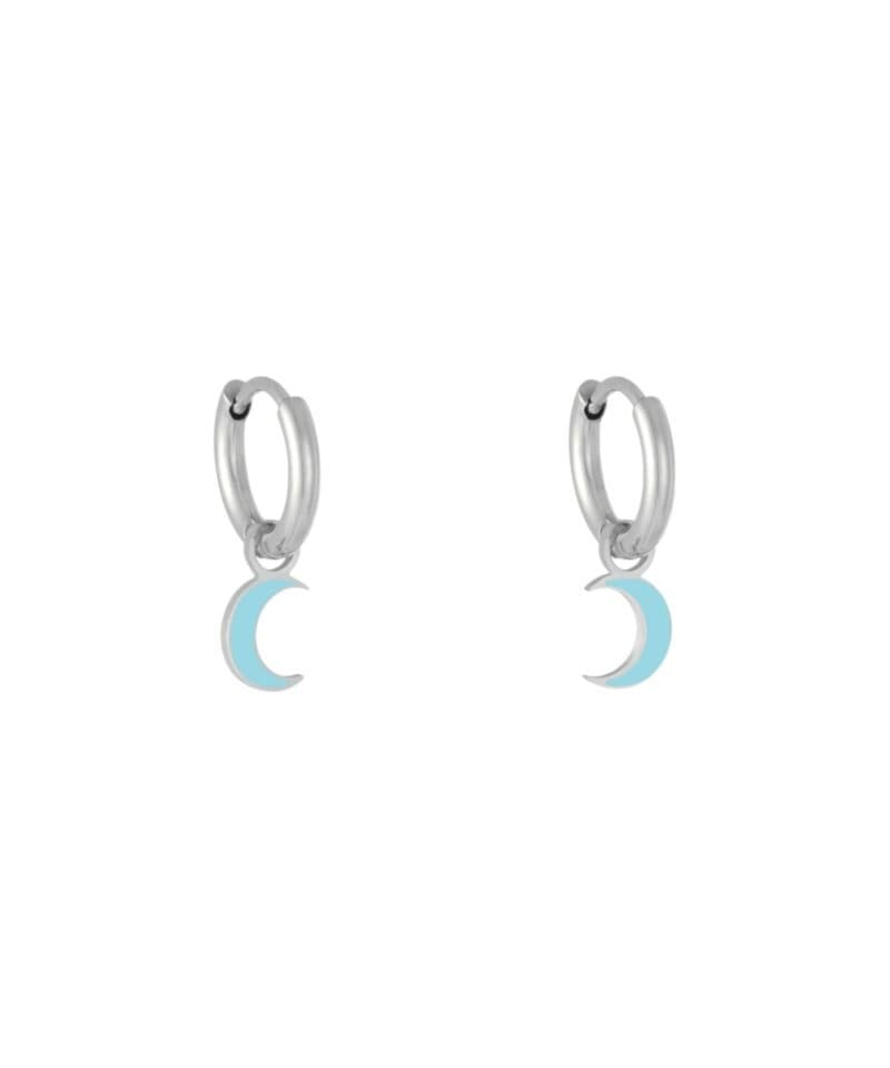 Oorbellen-Pastel-Moon-zilver-zilveren-oorbellen-met-blauw-blauwe-halve-maan-moon-bedel-evil-eye-oorbellen-kopen-Photoroom