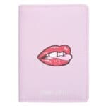 Paspoorthoesje-Lips-roze-pink-paspoorthoes-paspoorthouder-fashion-portemonee-online-kopen-Photoroom
